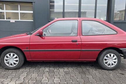 Ford Escort 67.600 km 2.500 &euro; Bochum 44795
