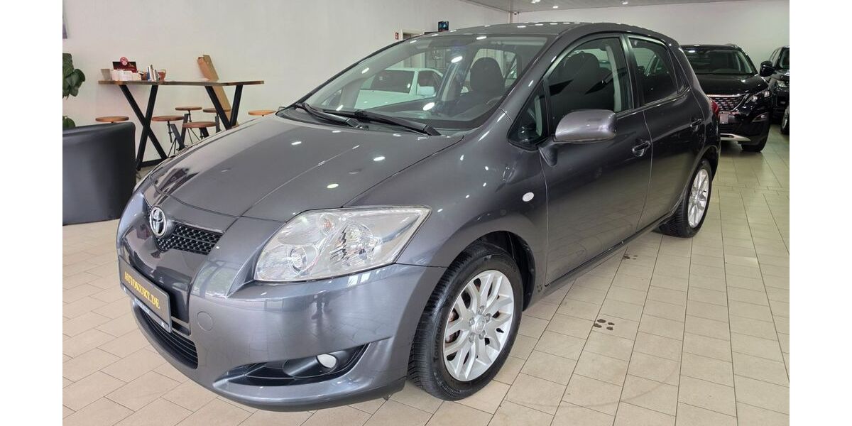 Toyota Auris 138.000 km 4.990 &euro; Recklinghausen 45661