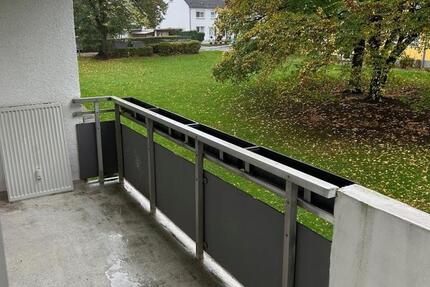 Erstbezug nach Sanierung - 3 Zimmer Wohnung mit Balkon im 1.Obergeschoss zimmer