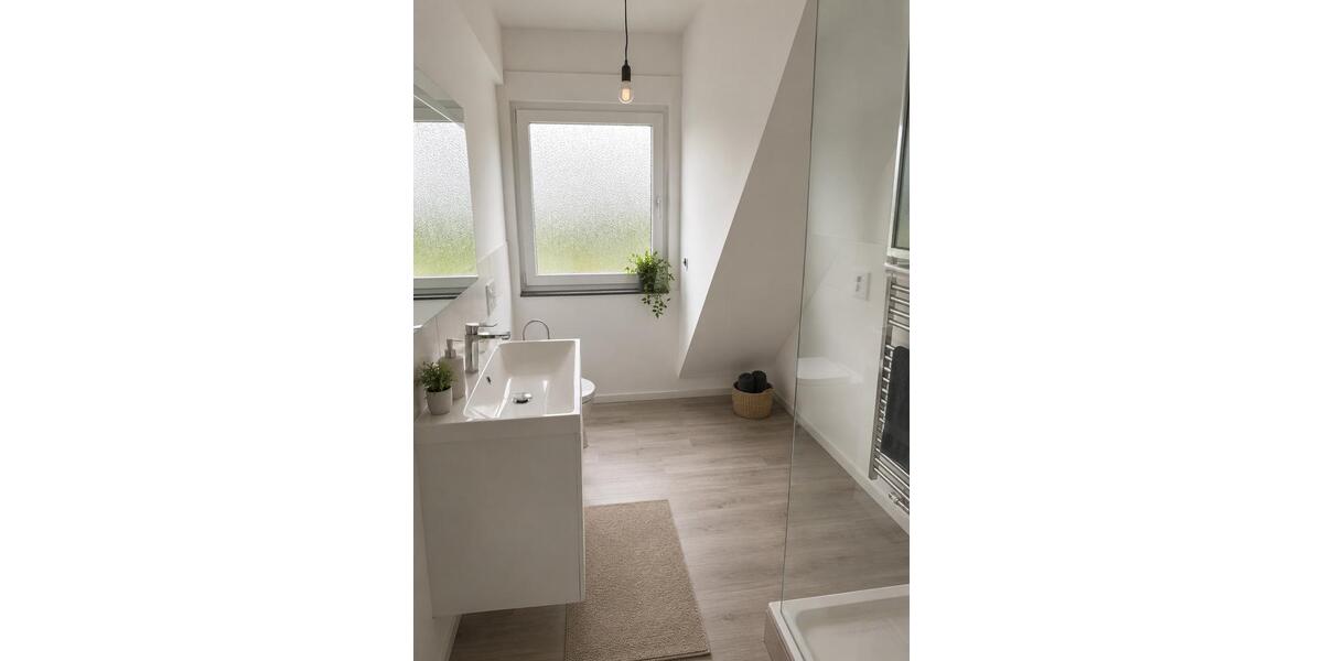 Dachgeschoßwohnung Castrop-Rauxel Deinighausen - 3.5 Zimmer, 90 m&sup2;, 1.200&euro; | Angebot:26647370