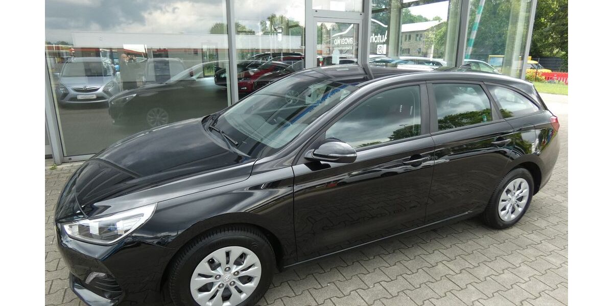 Hyundai i30 108.000 km 8.990 &euro; Bergkamen 59192