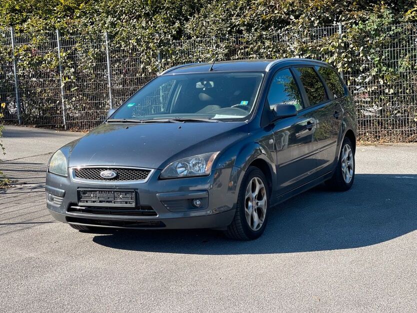 Ford Focus 238.000 km 999 € Wuppertal 42389