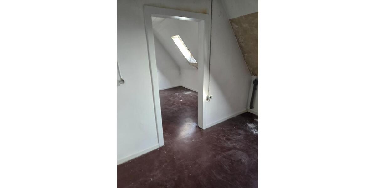 Lagerplatz in einer Mansade zimmer