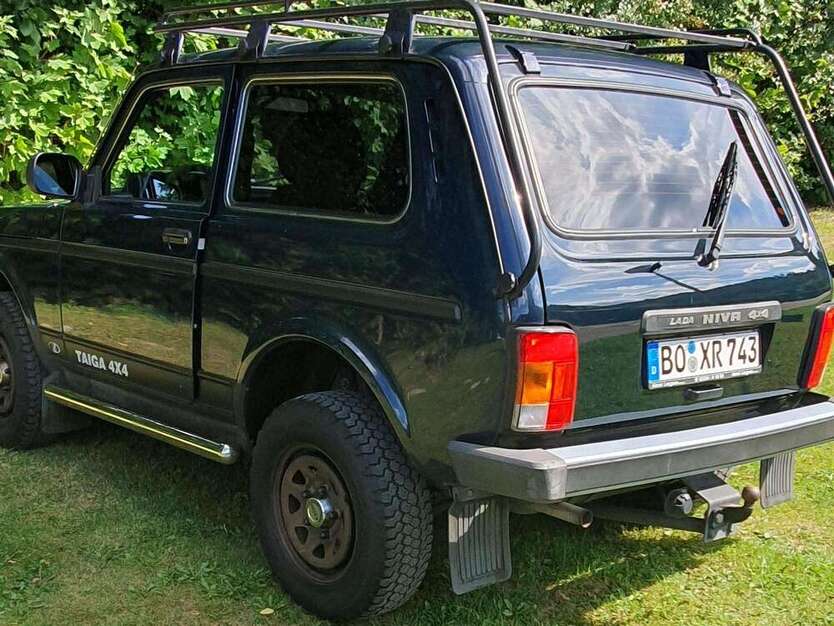 Lada Niva 76.000 km 7.850 € Hattingen 45527