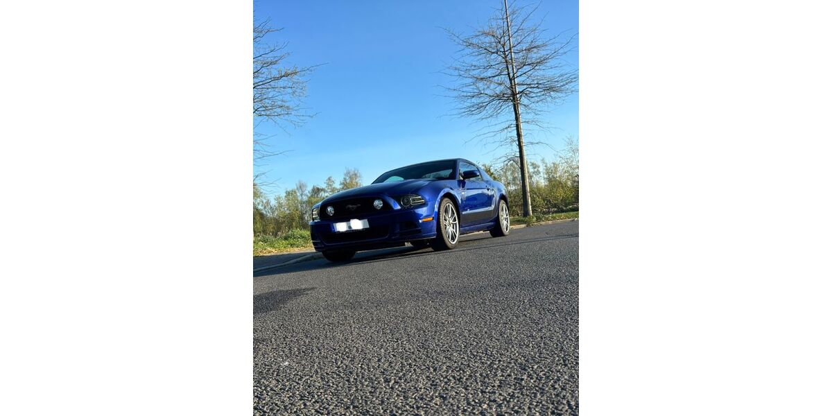 Ford Mustang 113.000 km 19.000 &euro; Bochum 44805
