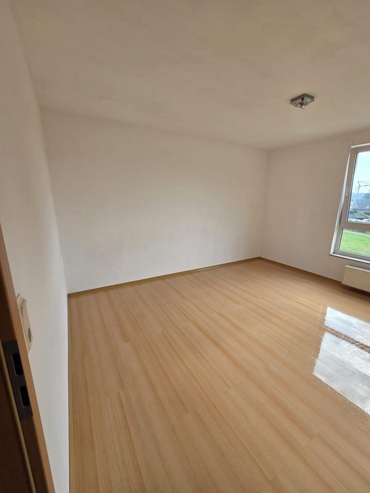 Bezugsfertige Wohnung - Einfach Möbel rein und Füße hoch! zimmer