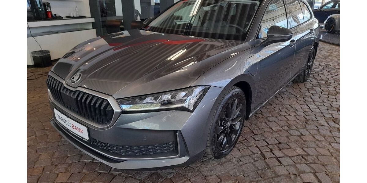 Skoda Superb 61.931 km 30.998 &euro; Gelsenkirchen 45888