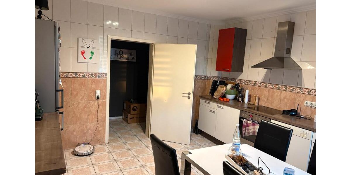Etagenwohnung Dortmund Brackel - 4 Zimmer, 110 m&sup2;, 1.200&euro; | Angebot:24795180
