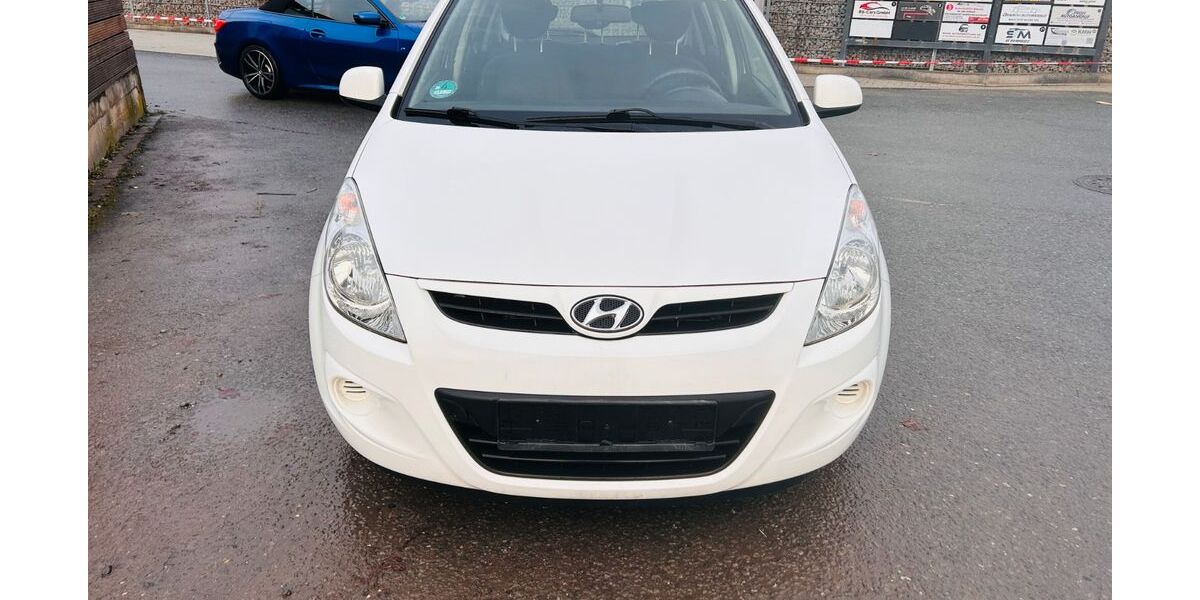 Hyundai i20 165.000 km 2.750 &euro; Gelsenkirchen 45884