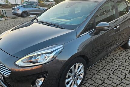 Ford Fiesta 76.500 km 9.950 &euro; dortmund 44269
