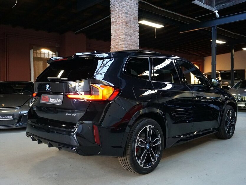 iX1 xDrive30e M Sport Pano HuD 360° H&K 19`