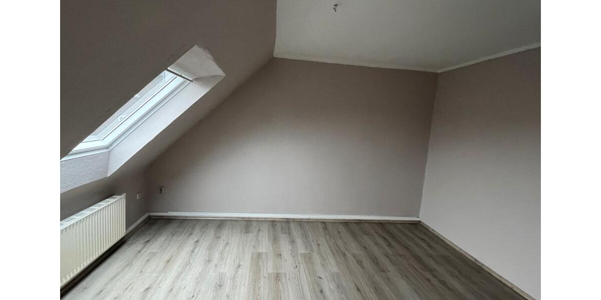 Dachgeschoßwohnung Waltrop - 3 Zimmer, 48 m&sup2;, 300&euro; | Angebot:24815767