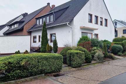 Haus Recklinghausen Berghausen - 8 Zimmer, 203 m&sup2;, 275.000&euro; | Angebot:25238306