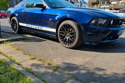 Ford Mustang 167.436 km 15.900 &euro; Dortmund 44149