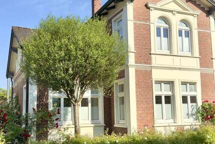 Haus zum Mieten in Wedel 2.000 € 149 m²