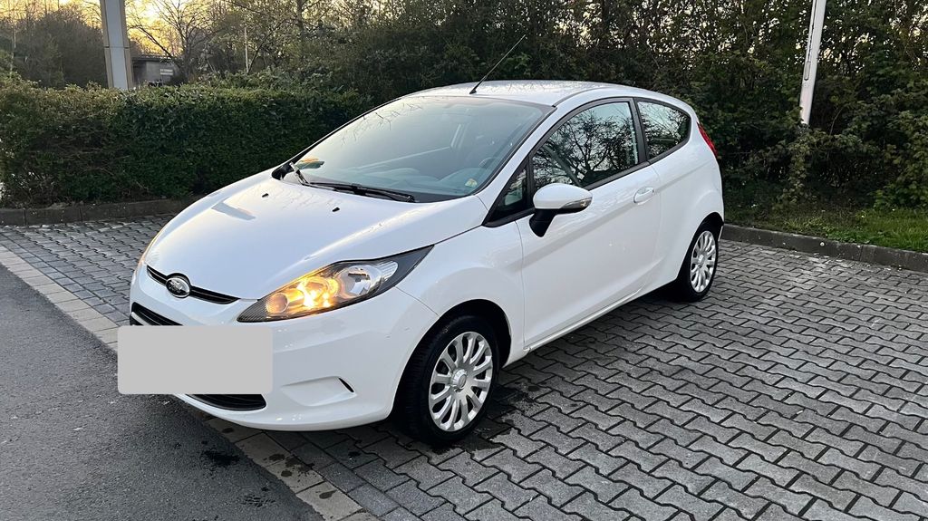 Ford Fiesta 104.800 km 3.650 &euro; Kamen 59174