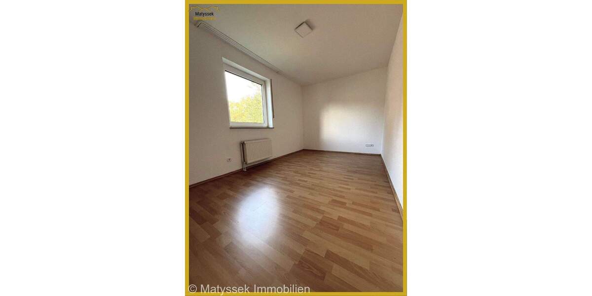 4,5-Zi.Wohnung,Küche,Bad,Gäste WC,Balkon,Keller, zzgl. Garage und 1 Außenstellplatz in DO - KirchhördeLöttringhausen 4 zimmer