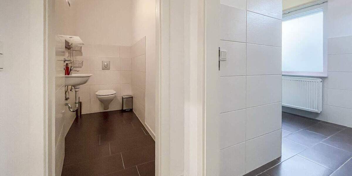 5,5 Zimmer - Terrasse - kernsaniert - inkl. Einbauküche - Stellplatz 5 zimmer