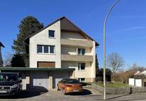*** Gepflegtes Mehrfamilienhaus mit Garten und Garagen in Kirchhörde ***
