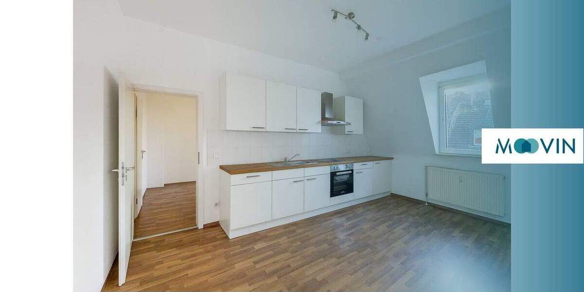 Sanierte und lichtdurchflutete 2-Zi.-Dachgeschosswohnung mit EBK und Wannenbad 2 zimmer