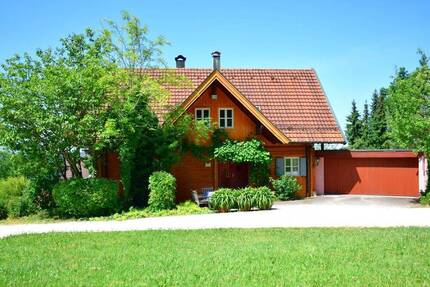 Hier ist Ihr Holzhaus mit dem besonderem Flair und einer EinliegerWohnung