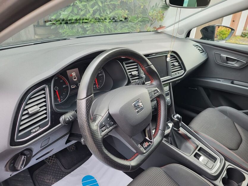 Seat Leon 74.008 km 14.200 € Dortmund 44269