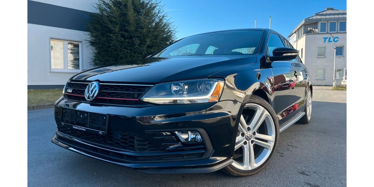 VW Jetta 49.000 km 16.450 &euro; Unna 59425