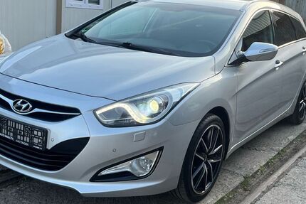 Hyundai i40 157.000 km 8.100 &euro; Hattingen 45525