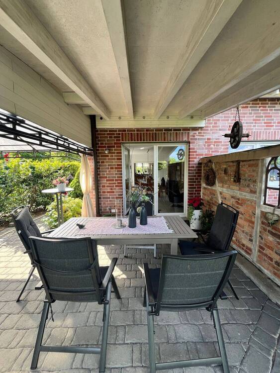 Einfamilienhaus mit Terrasse und gr. Garten