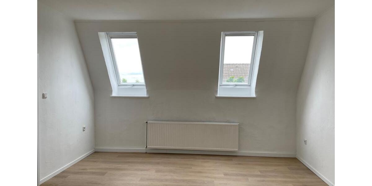 Dachgeschoßwohnung Bochum Bochum-Südwest - 4 Zimmer, 96 m&sup2;, 575&euro; | Angebot:25637333