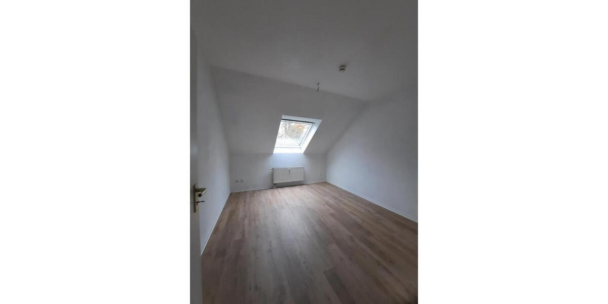 Dachgeschoßwohnung Marl - 3.5 Zimmer, 69 m&sup2;, 396&euro; | Angebot:24620526