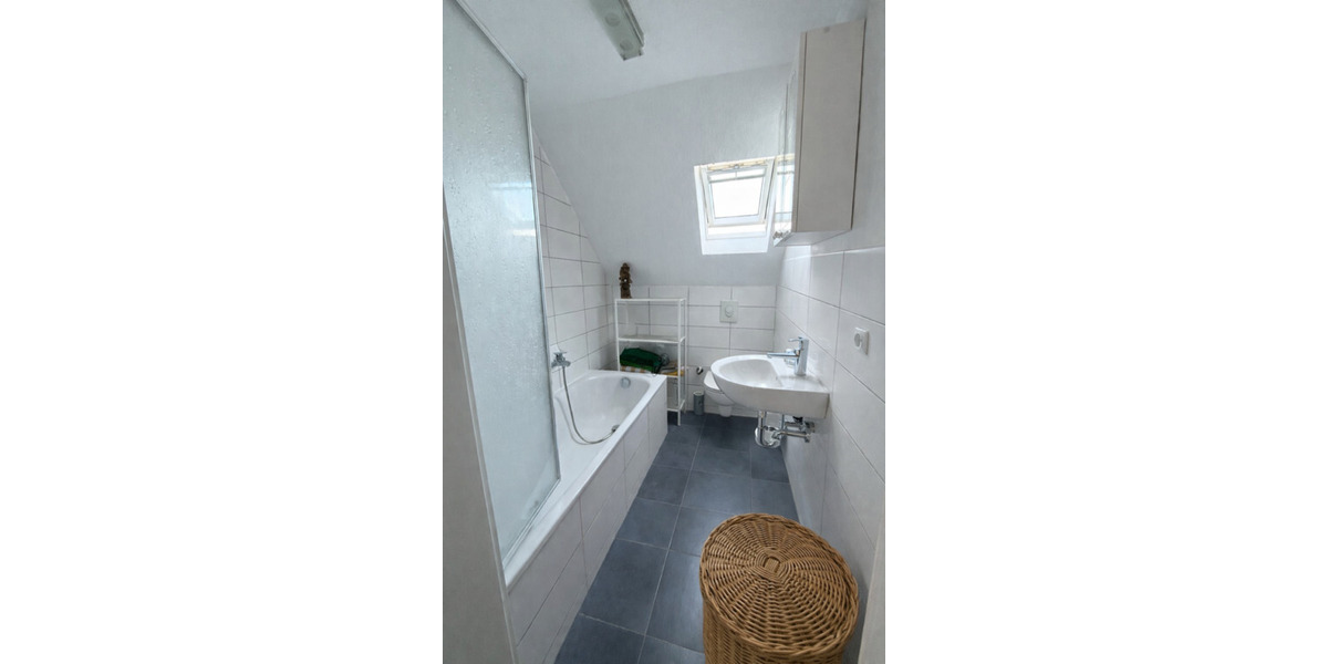 Dachgeschoßwohnung Gelsenkirchen Gelsenkirchen-Mitte - 2.5 Zimmer, 74 m&sup2;, 470&euro; | Angebot:25184462