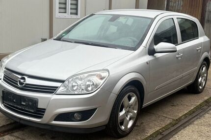 Opel Astra 99.000 km 3.890 &euro; Hattingen 45525