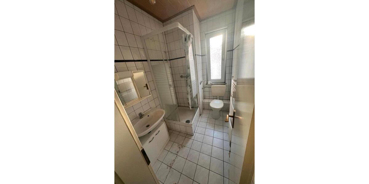 Sehr helle Zentrale Wohnung zu vermieten zimmer