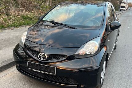 Toyota Aygo (X) 213.000 km 1.950 &euro; Dortmund 44309