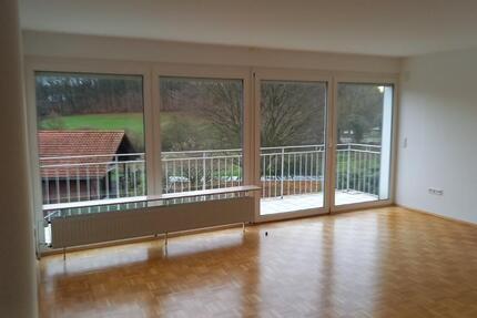 3 ZKB mit Balkon: renoviert, hell, groß, Badewanne, Obercastrop 3 zimmer