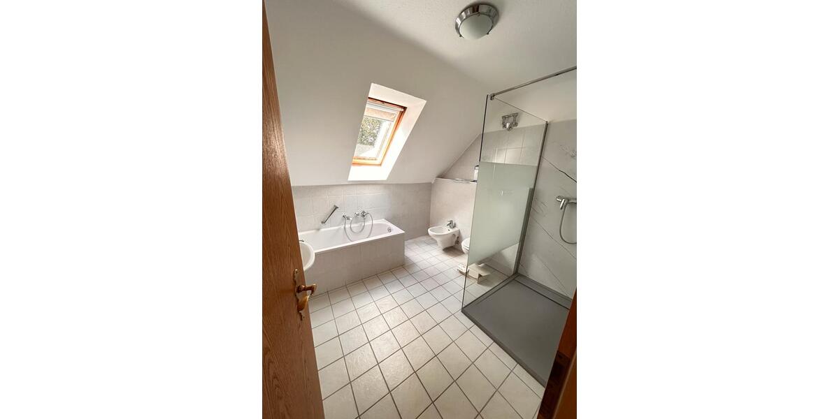 Doppelhaushälfte Holzwickede - 5 Zimmer, 130 m&sup2;, 365.000&euro; | Angebot:26901683