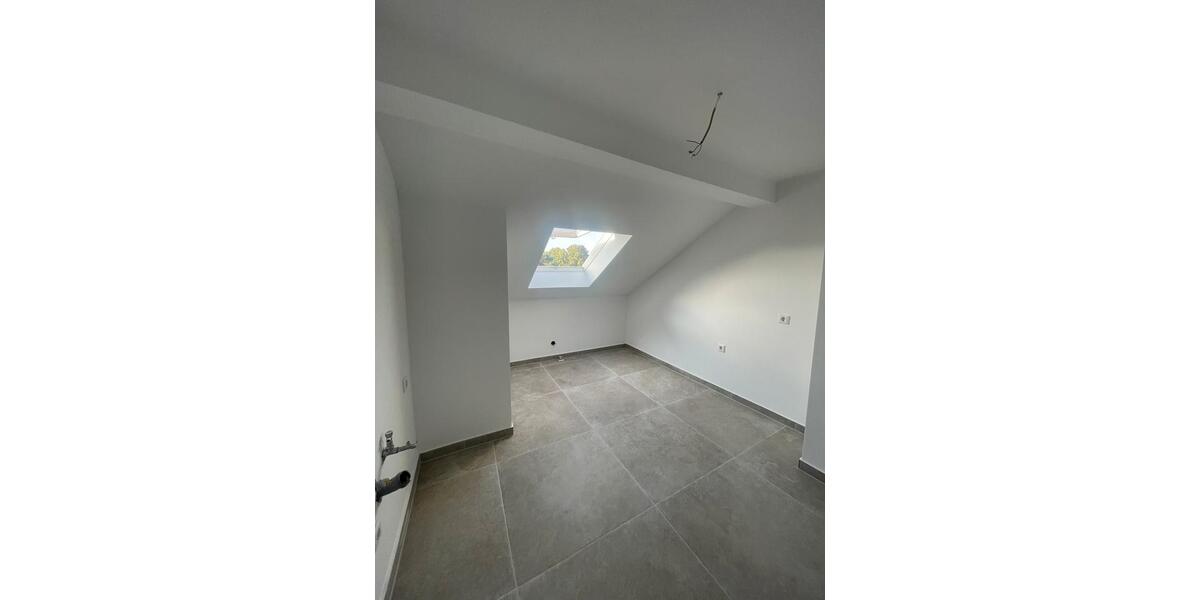 Dachgeschoßwohnung Dortmund Aplerbeck - 2.5 Zimmer, 70 m&sup2;, 850&euro; | Angebot:24661200