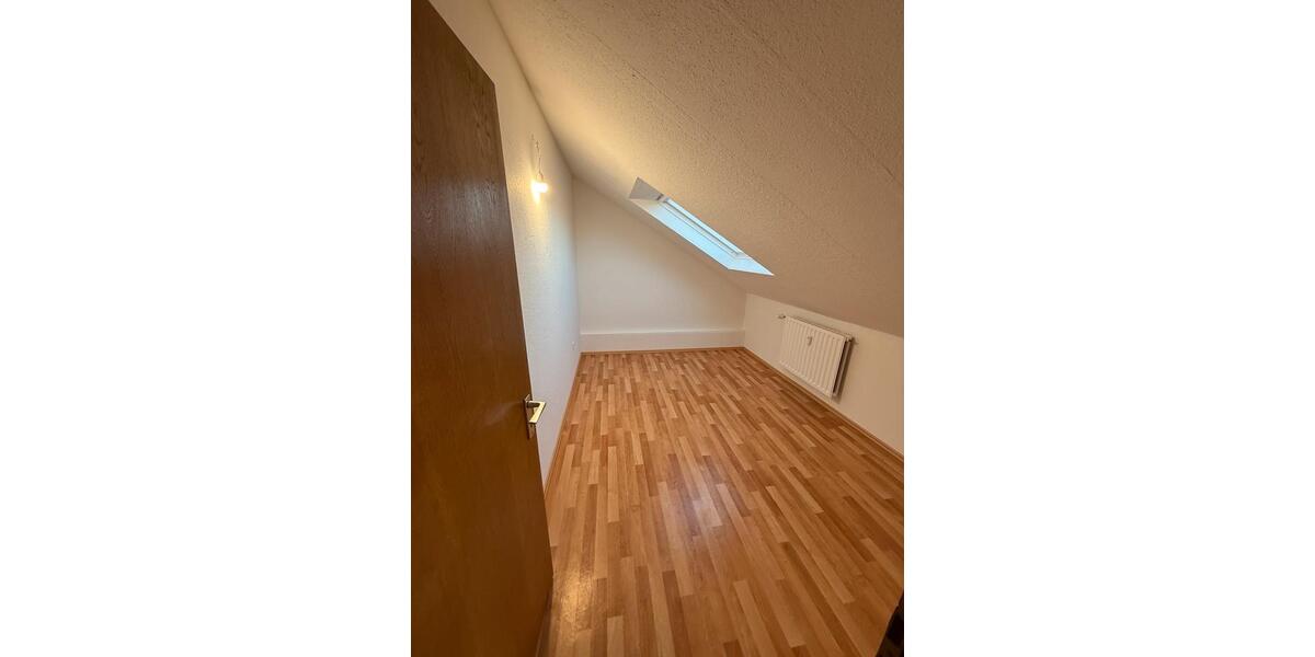 Dachgeschoßwohnung Hagen Hagen-Nord - 3 Zimmer, 78 m&sup2;, 900&euro; | Angebot:24789139