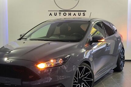 Ford Focus 90.171 km 17.995 € Wuppertal 42285