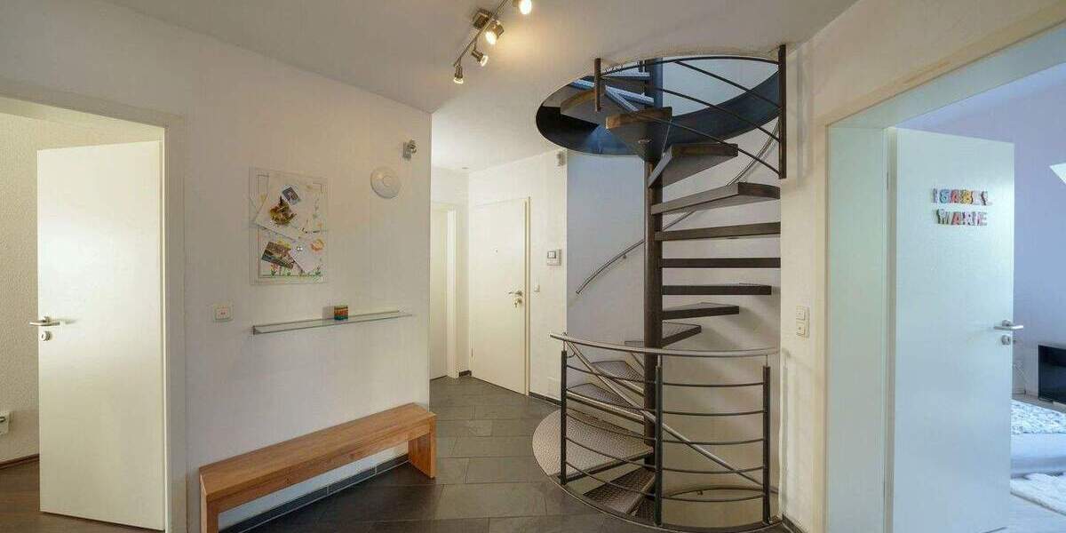 Etagenwohnung Bochum Dahlhausen - 8 Zimmer, 220 m&sup2;, 460.000&euro; | Angebot:24698531