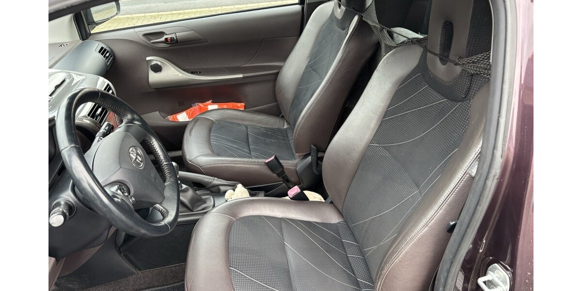 Toyota I Q 143.300 km 3.400 &euro; Holzwickede 59439