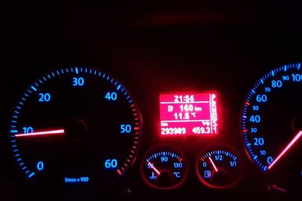 VW Touran 293.989 km 3.800 € Gelsenkirchen 45894