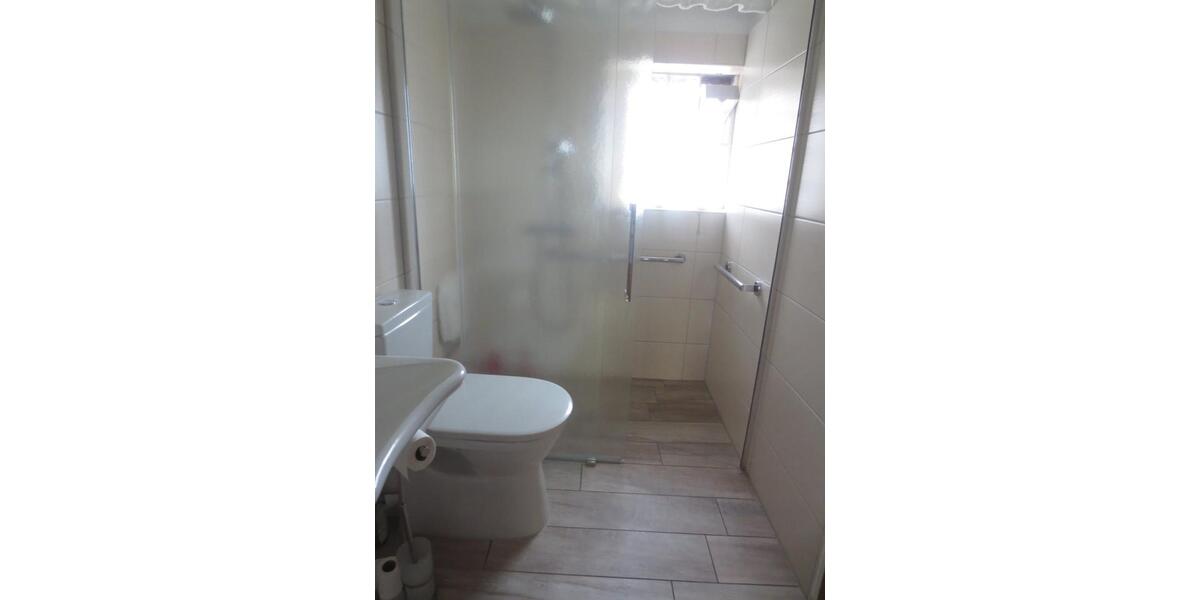 Zweifamilienhaus - ideal geeignet als Zweigenerationenhaus in RE 8 zimmer