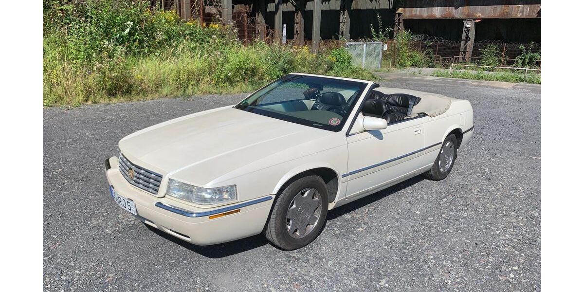 Cadillac Eldorado 181.000 km 21.800 € Dortmund 44149