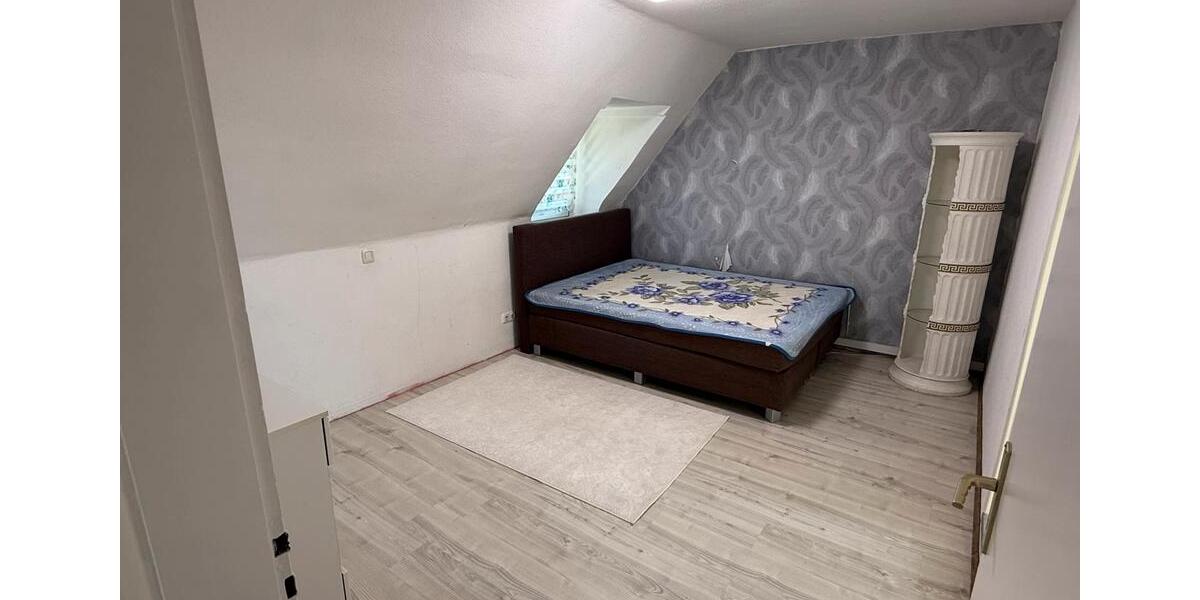 Dachgeschoßwohnung Gelsenkirchen Buer - 3.5 Zimmer, 65 m&sup2;, 750&euro; | Angebot:25840848