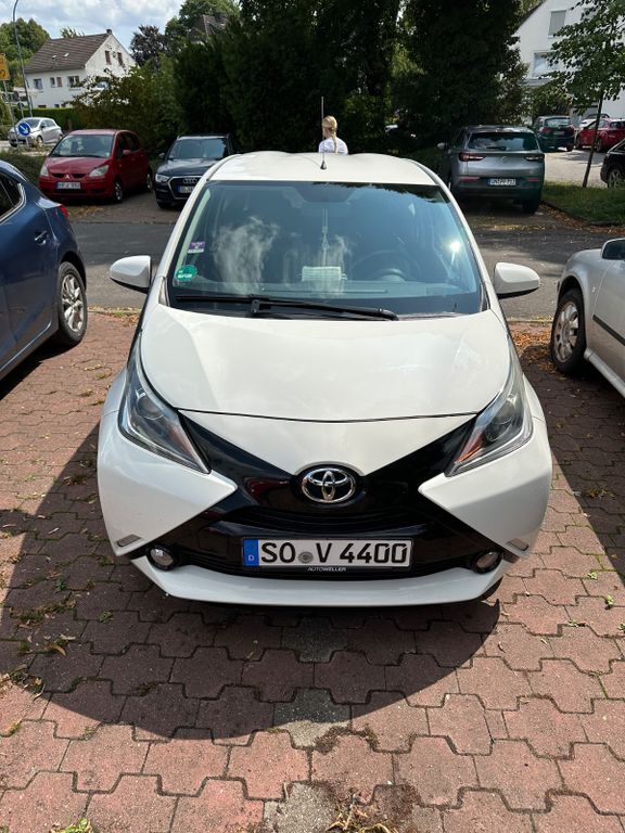 Aygo (X)