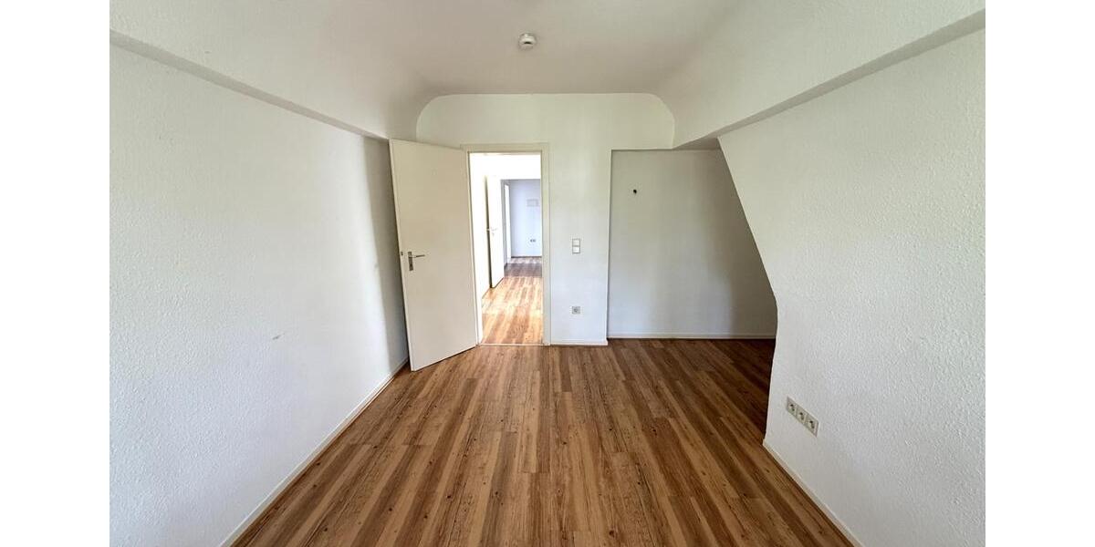 Villa Gelsenkirchen Buer - 12 Zimmer, 310 m&sup2;, 3.200&euro; | Angebot:22985202