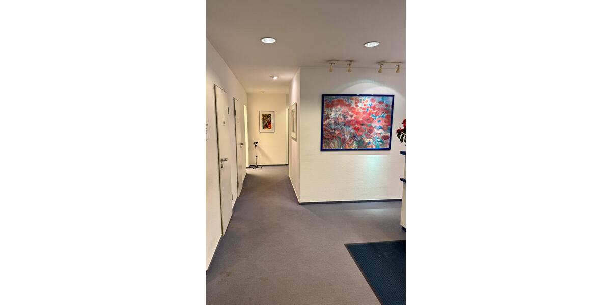 Zentrale Praxis- oder Bürofläche mit Aufzug & 2 PKW Stellplätzen zimmer