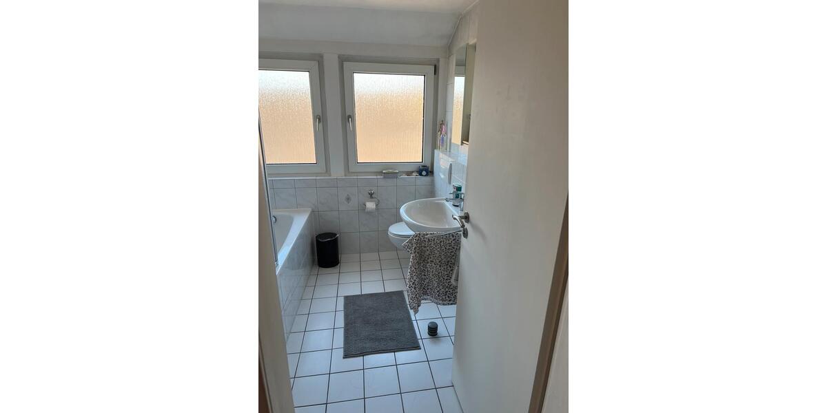 Dachgeschoßwohnung Lünen Alstedde - 3.5 Zimmer, 65 m&sup2;, 448&euro; | Angebot:25875986